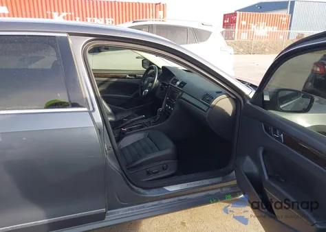 2014 Volkswagen Passat 2.0L Tdi Sel Premium z USA, uszkodzony, nr VIN 1VWCN7A30EC066146